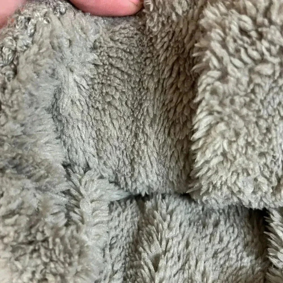 Universal Threads Unisex Cable Knit Pom Pom Beanie with Ribbed Cuff - Gray - Picture 2 of 4